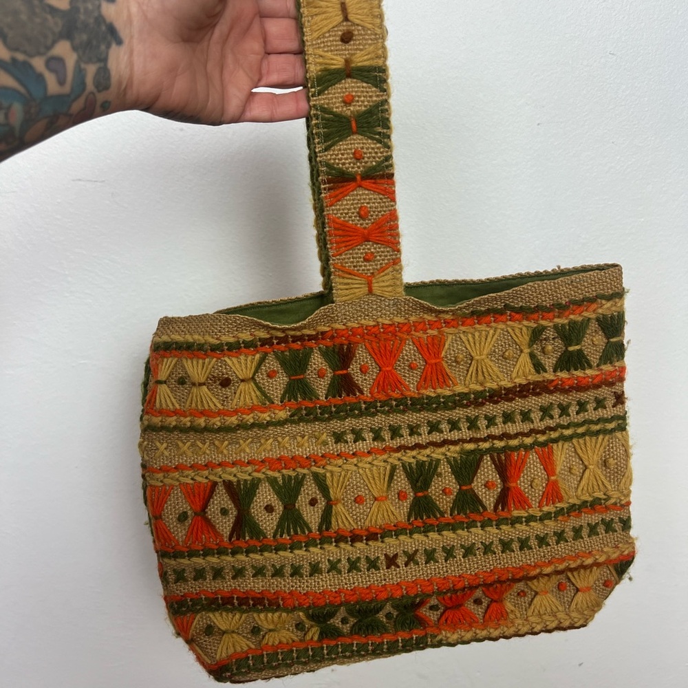 70’s VINTAGE Handcrafted Natural Burlap Multicolor Yarn Handbag Purse Tote Bag